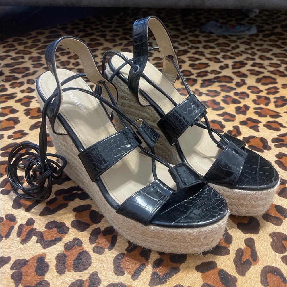 Steve Madden Black Croc-Embossed Wedges